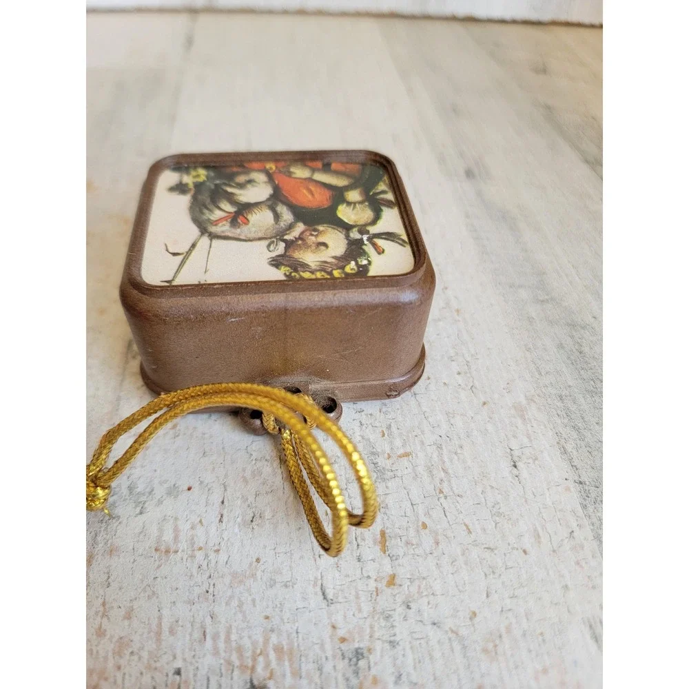 Vintage pull string lamb girl musical box ornament Xmas unique home decor